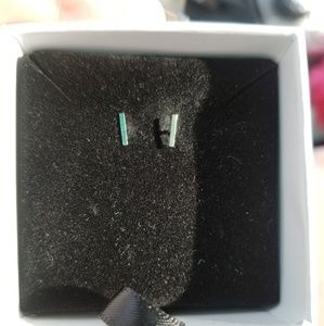 10k white gold bar earrings